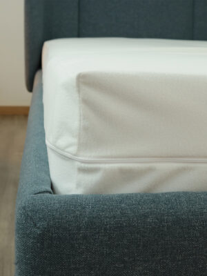 Capa de colchão impermeável para cama de solteiro e casal.