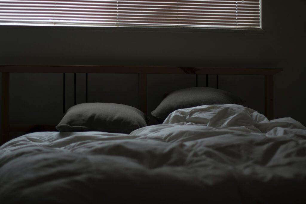Como dormir melhor implementando as nossas dicas no seu quotidiano e higiene de sono.
