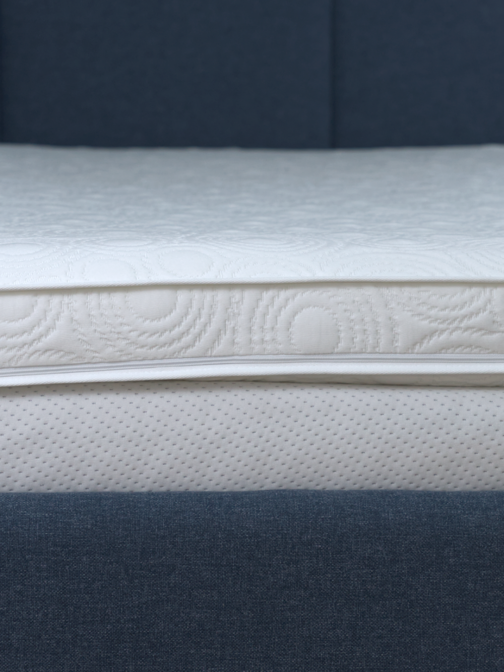 Topper Viscoelástico para cama de solteiro e casal, marca LeCamaleon. Fabricado em Braga, Portugal.