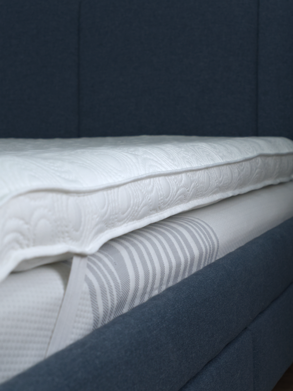 Topper Viscoelástico para cama de solteiro e casal, marca LeCamaleon. Fabricado em Braga, Portugal.