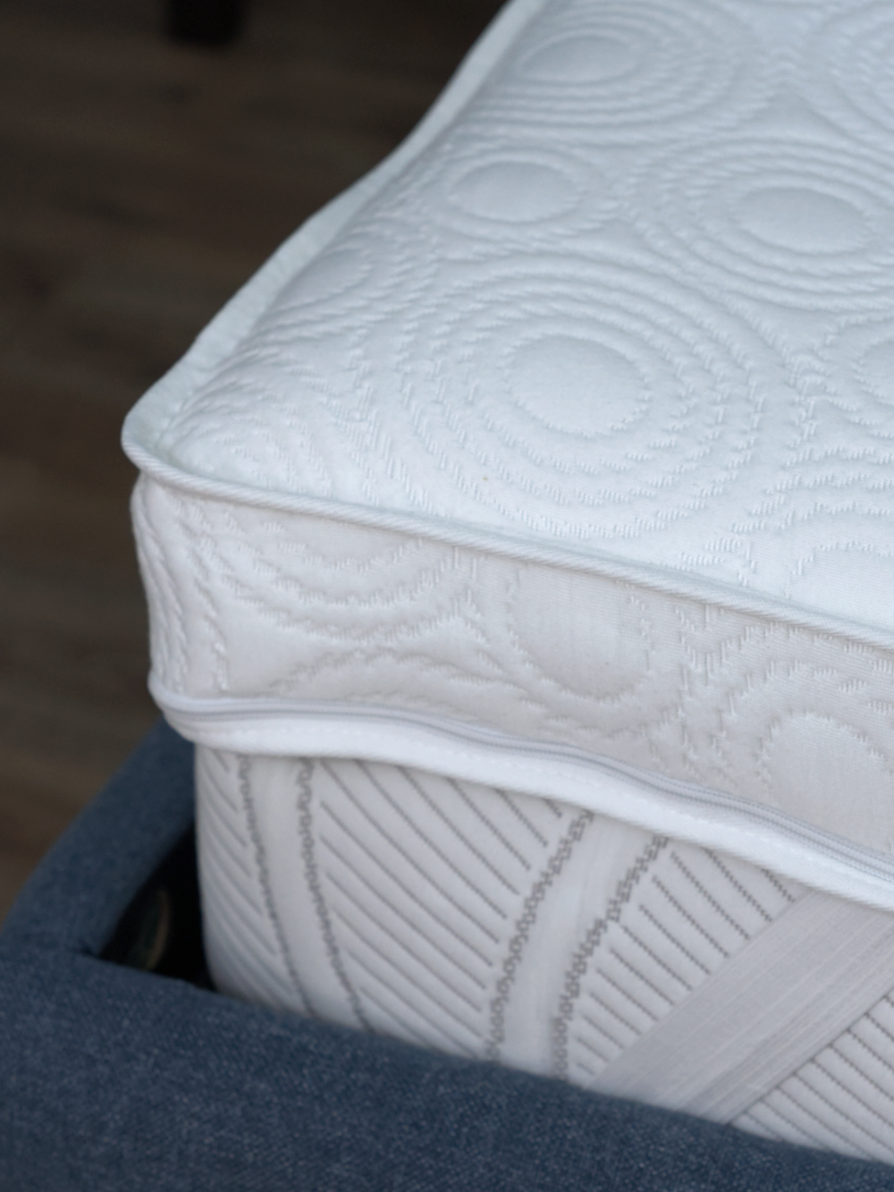 Topper Viscoelástico para cama de solteiro e casal, marca LeCamaleon. Fabricado em Braga, Portugal.