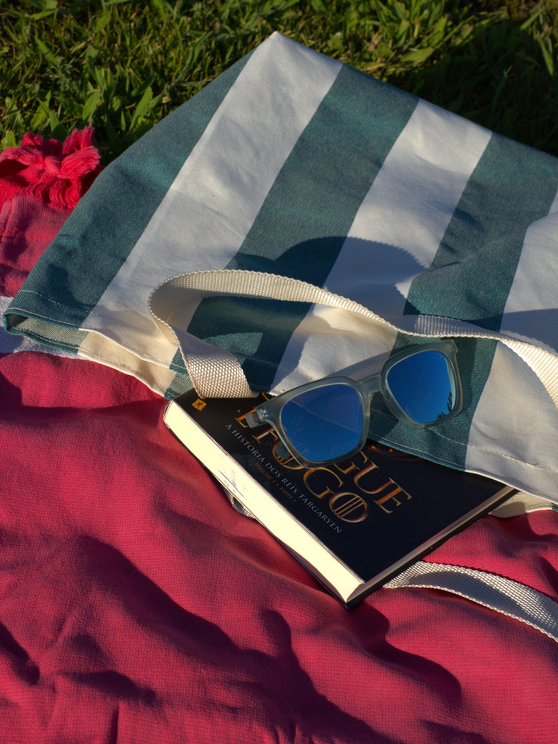 Saco com alças de algodão, design prático e leve, estilo tote bag para verão, reutilizável e multifuncional – ideal para praia, piscina ou cidade.